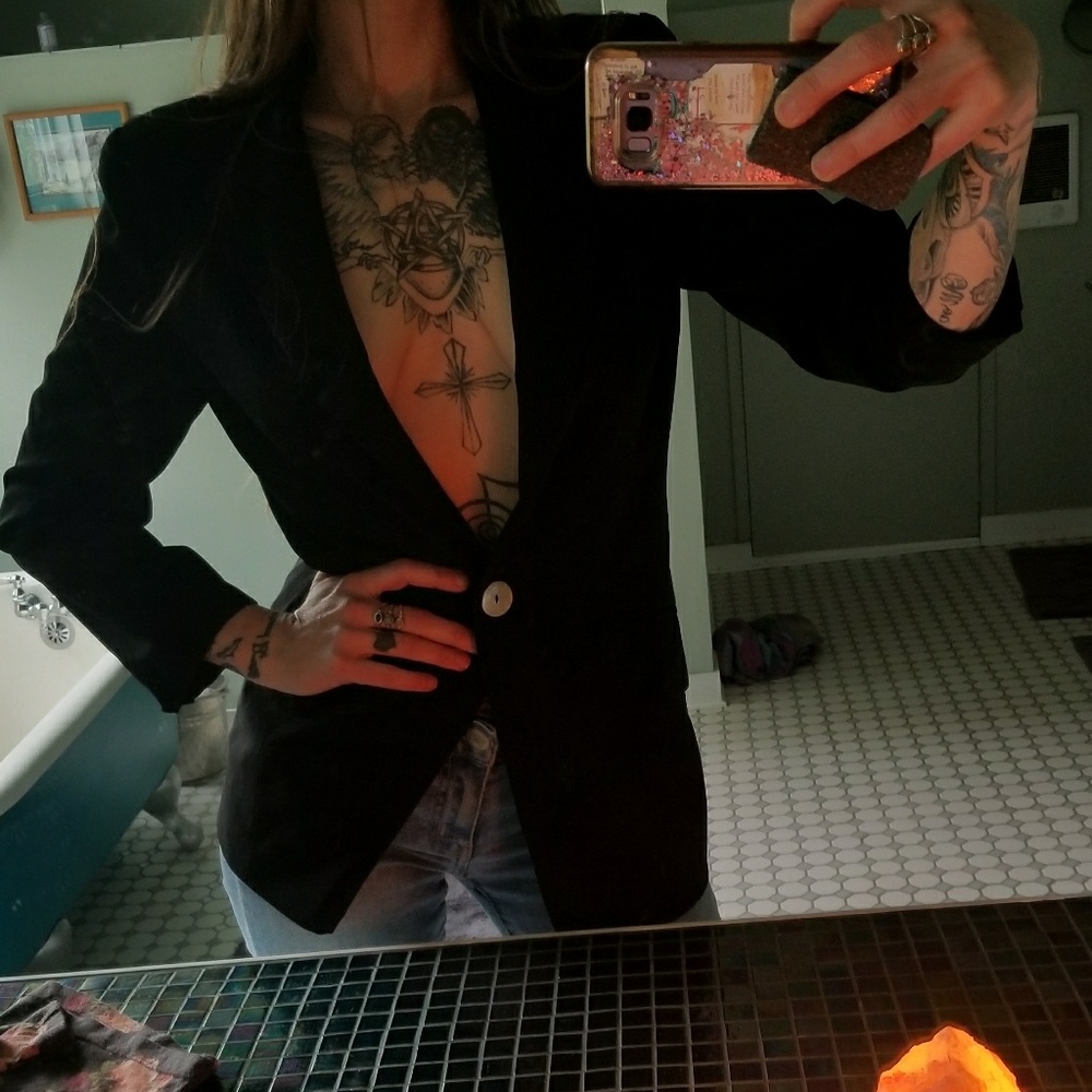 Blazer - Picture 3 of 3